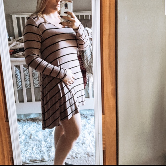 Charlotte Russe Dresses & Skirts - Hi low striped dress